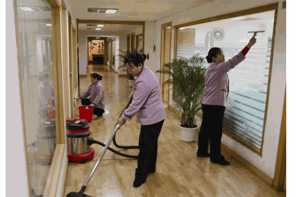 萬家家政 專業服務，讓家更溫暖